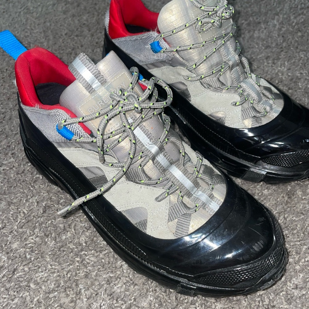 USED BURBERRY ARTHUR SNEAKERS